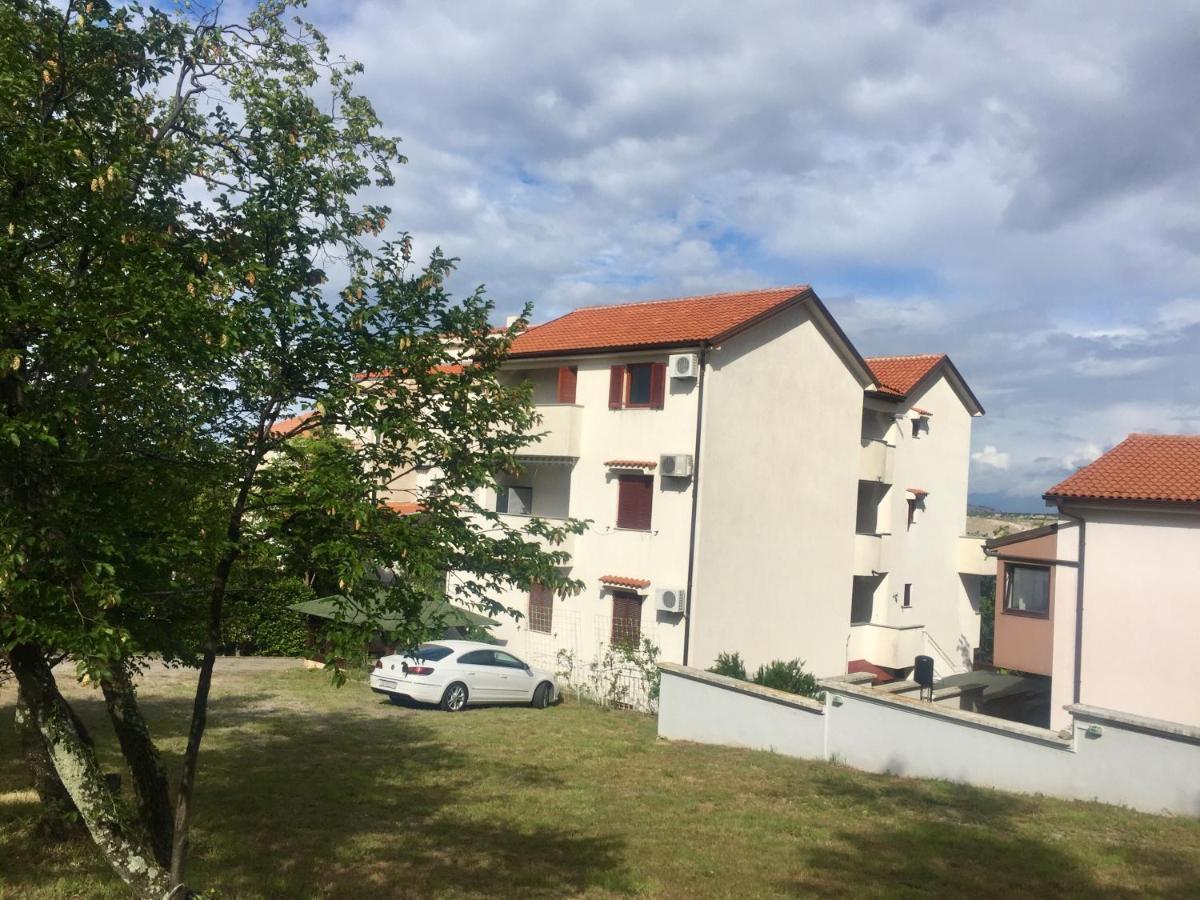 Amz Ap4 Apartment Jadranovo Exterior foto